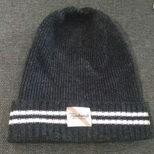 Tracksmith varsity runners cap / beanie
